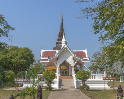 Wat Traphang Thong Lang Buddhas Footprint Shrine (DTHST0166)