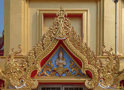 Wat Khiriwong Door Gable Phrachulamanee Chedi (DTHNS0051)