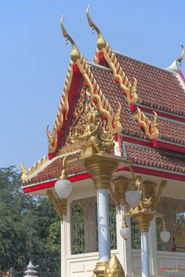 Wat Phrom Chariyawat Phra Ubosot Lamp Posts and Wall Pavilion (DTHNS0126)