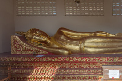 Wat Phra That Hariphunchai Wihan of the Reclining Buddha Image (DTHLU0032)