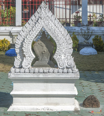 Wat Phra That Hariphunchai Phra Ubosot Modern and Ancient Boundary Stones (DTHLU0038)