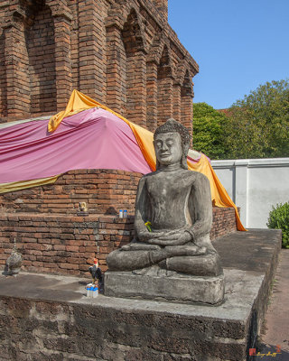 Wat Phra That Hariphunchai  Suwanna Chedi (Pathumwadi Chedi) Buddha Image (DTHLU0044)