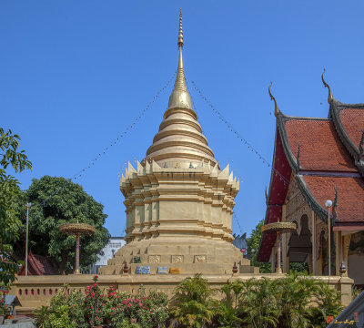Wat Chang Rong Phra That Chedi (DTHLU0104)