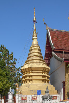 Wat Chang Si Phra That Chedi (DTHLU0262)