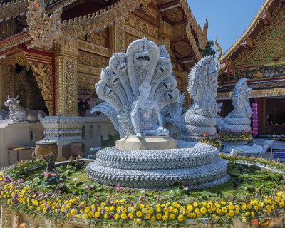Wat Sun Pa Yang Luang Naga Sculptures (DTHLU0321)