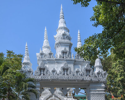 Wat Sun Pa Yang Luang Temple Gate (DTHLU0324)