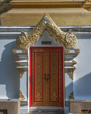 Wat Klang Thung Phra Chedi Door (DTHCM1065)