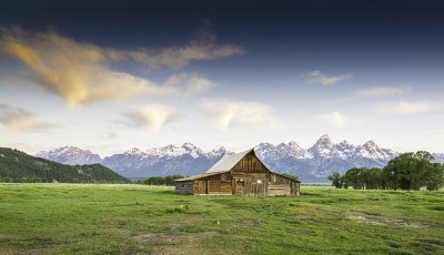 Sunrise in Tetons 