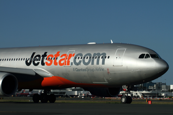 JETSTAR AIRBUS A330 200 SYD RF IMG_0293.jpg