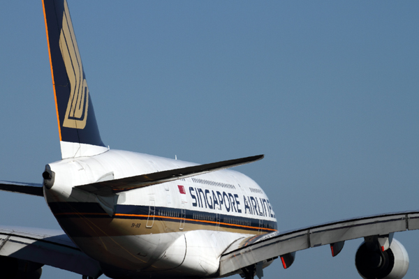 SINGAPORE AIRLINES AIRBUS A380 SYD RF IMG_0274.jpg