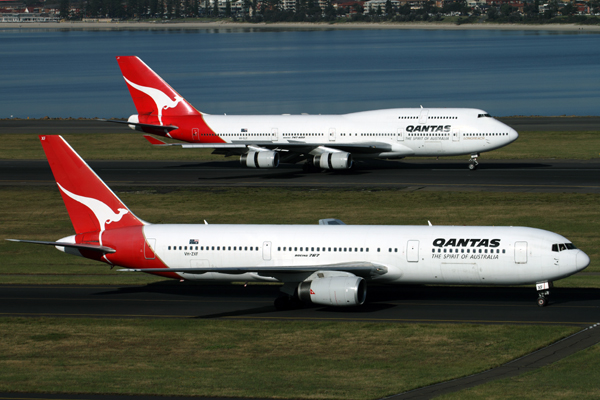 QANTAS AIRCRAFT SYD RF IMG_0423.jpg