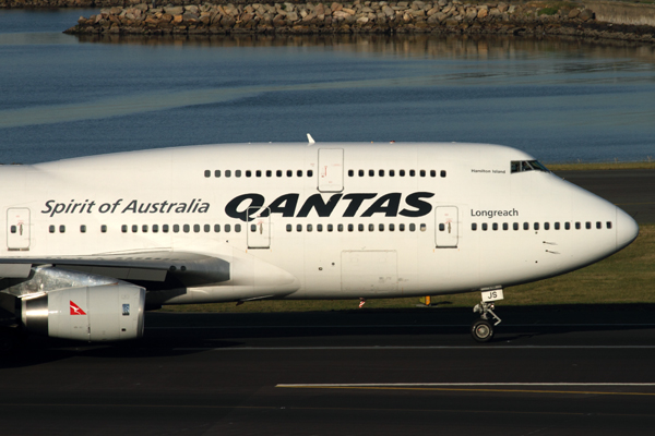 QANTAS BOEING 747 400 SYD RF IMG_0407.jpg