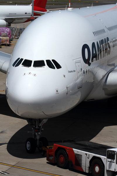 QANTAS AIRBUS A380 SYD RF IMG_0593.jpg