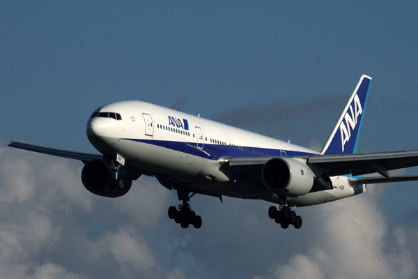 ANA BOEING 777 200 FUK RF IMG_0897.jpg