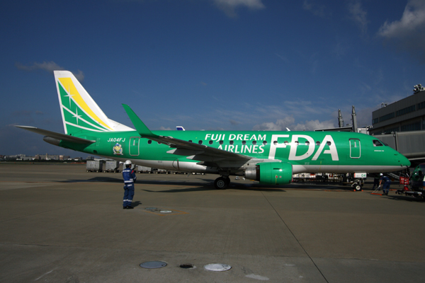 FUJI DREAM AIRLINES FDA EMBRAER 170 FUK RF IMG_6288.jpg