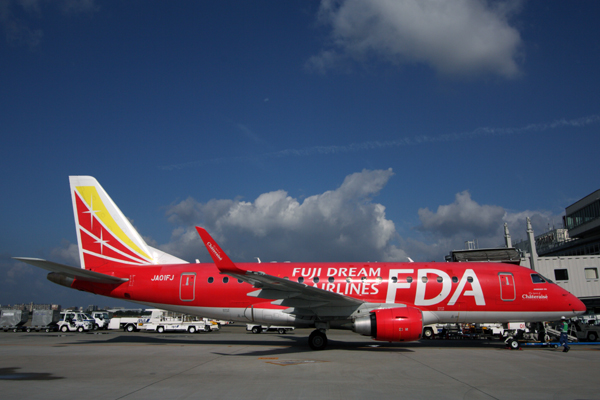 FUJI DREAM AIRLINES FDA EMBRAER 170 FUK RF IMG_6291.jpg