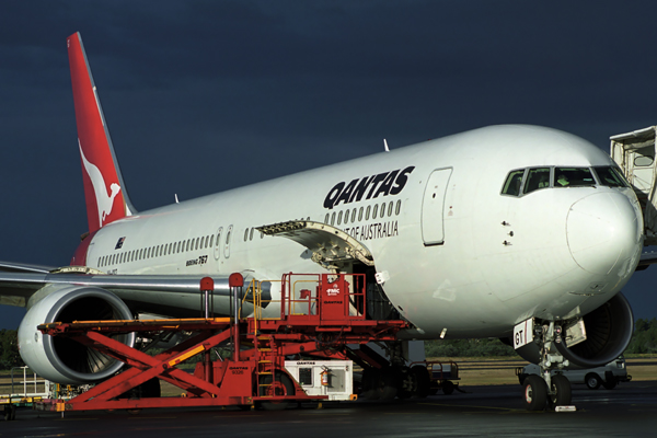 QANTAS BOEING 767 300 HBA RF 1463 27.jpg