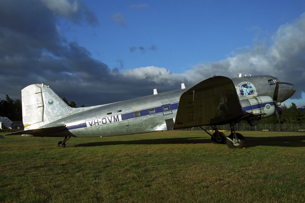 DOUGLAS DC3 HBA RF 1829 2.jpg