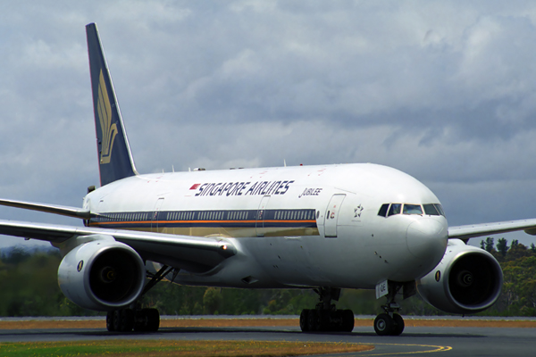 SINGAPORE AIRLINES BOEING 777 200 HBA RF 1809 1.jpg
