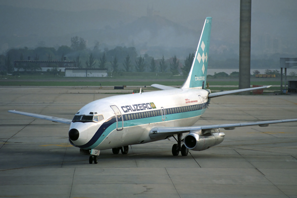 CRUZERIO BOEING 737 200 GIG RF 523 33.jpg