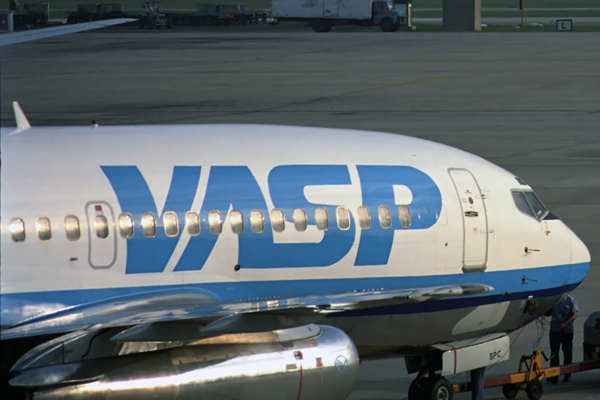 VASP BOEING 737 200 GIG RF 523 25.jpg