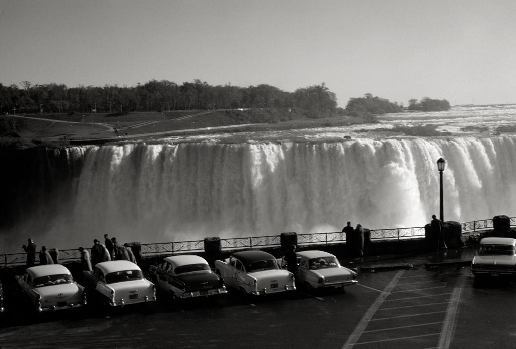 Niagara Falls c 1959, Niagara Falls, Ontario, Canada
