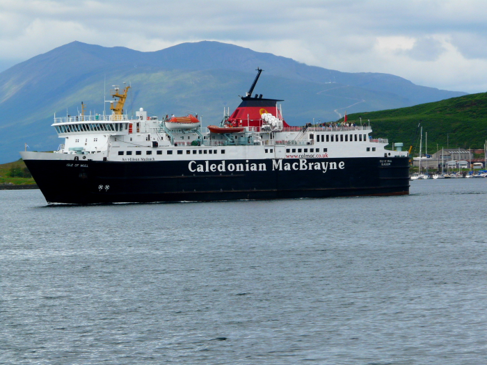 ISLE OF MULL (1988) @ Oban, Scotland (Approaching)