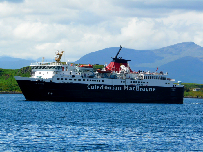 ISLE OF MULL (1988) @ Oban, Scotland (Approaching)