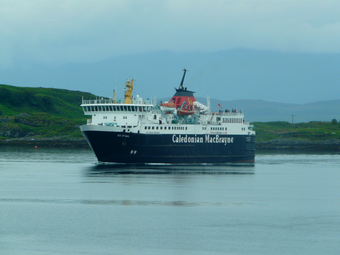 ISLE OF MULL (1988) @ Oban, Scotland (Approaching)