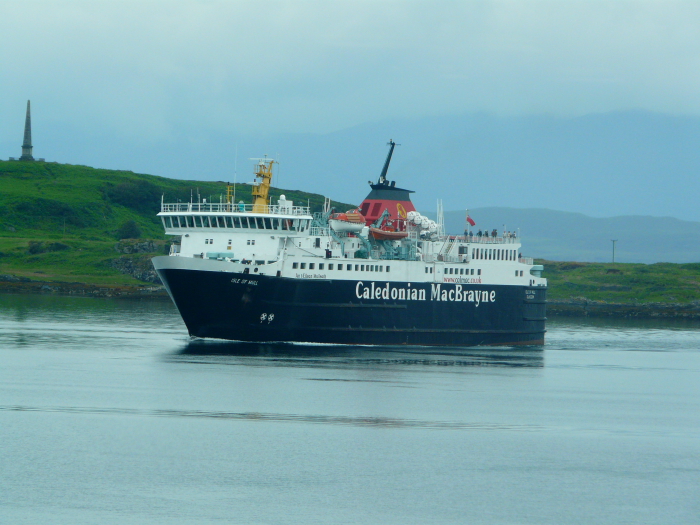 ISLE OF MULL (1988) @ Oban, Scotland (Approaching)