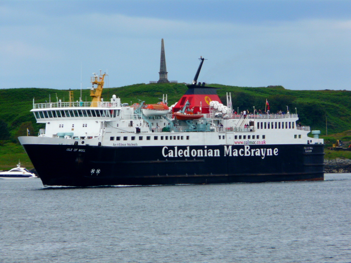 ISLE OF MULL (1988) @ Oban, Scotland (Approaching)