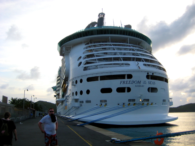 FREEDOM OF THE SEAS (2006) @ St Maartin