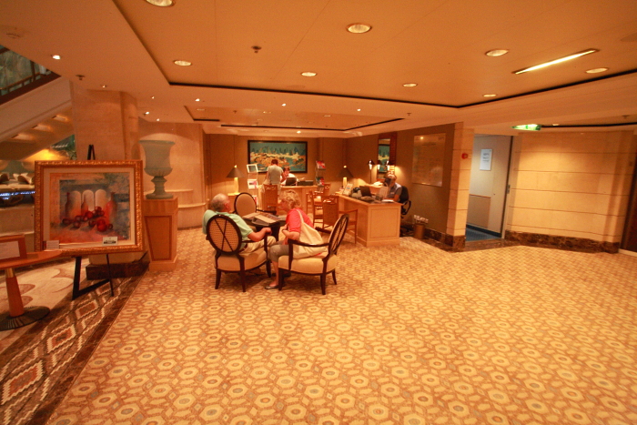P&O AURORA Atrium