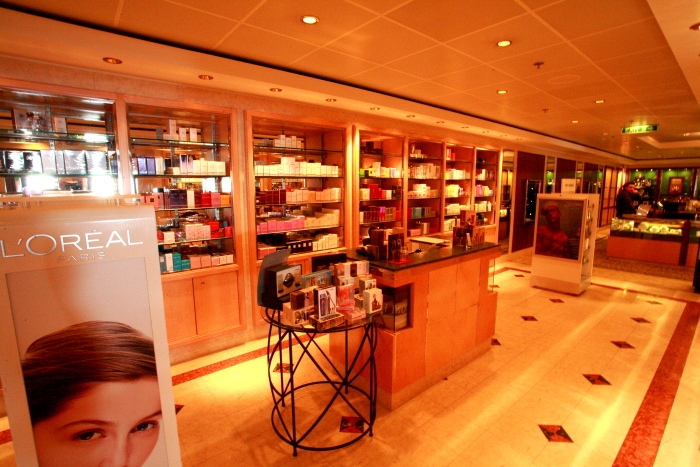 P&O AURORA Perfume Shop