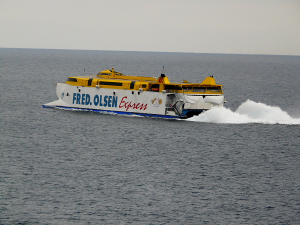 BENCOMO EXPRESS - @ Santa Cruz, Tenerife (Leaving)