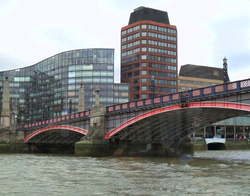 LAMBETH BRIDGE