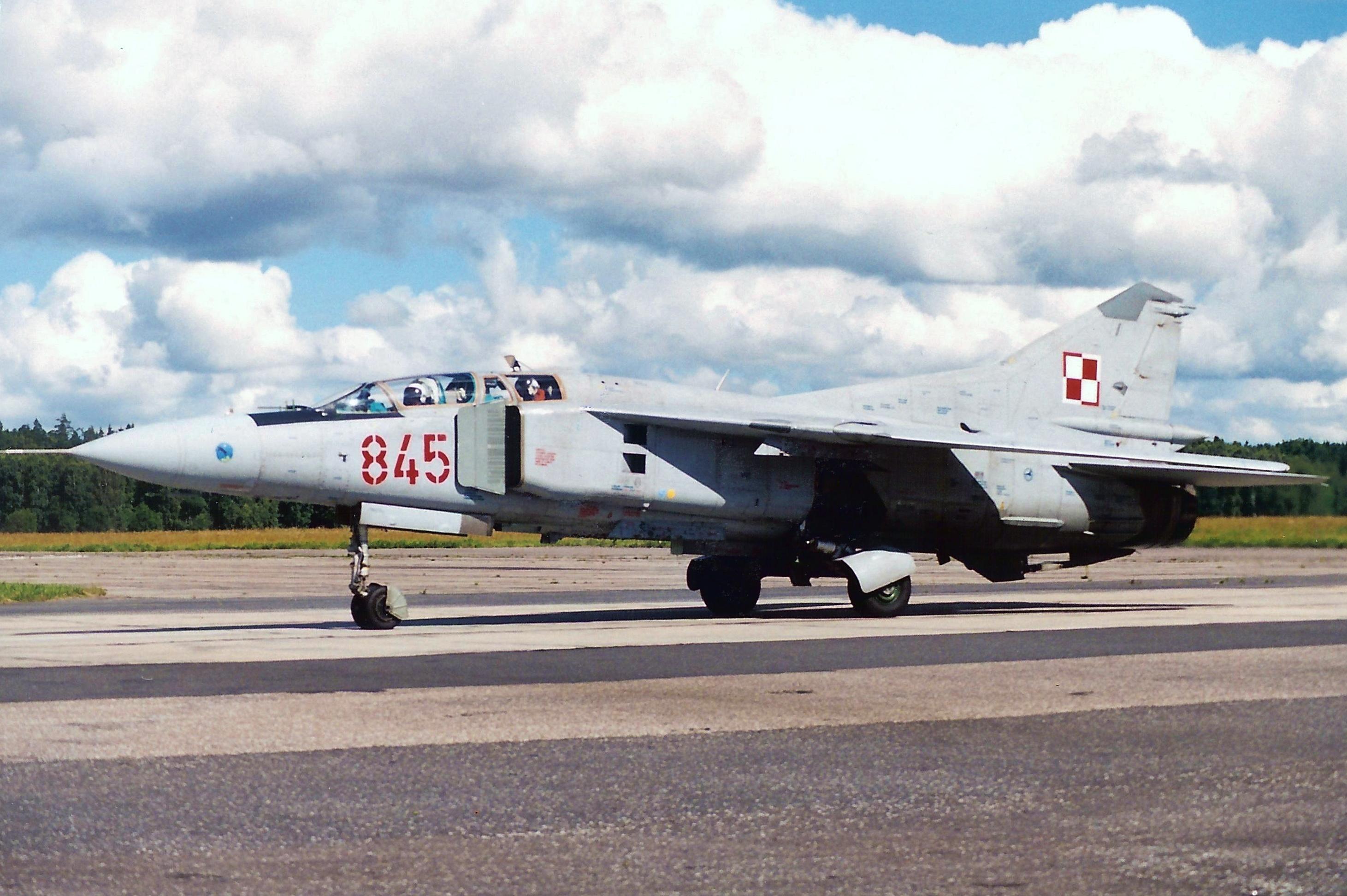 MiG-23UB 845