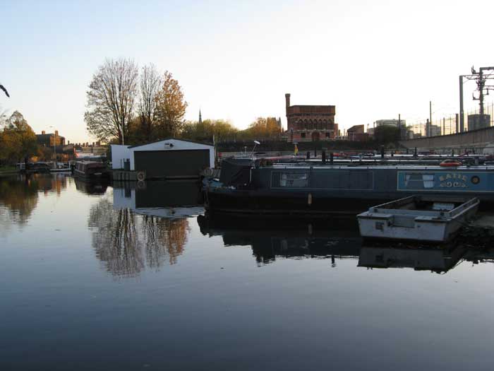 regents canal beautiful november evening