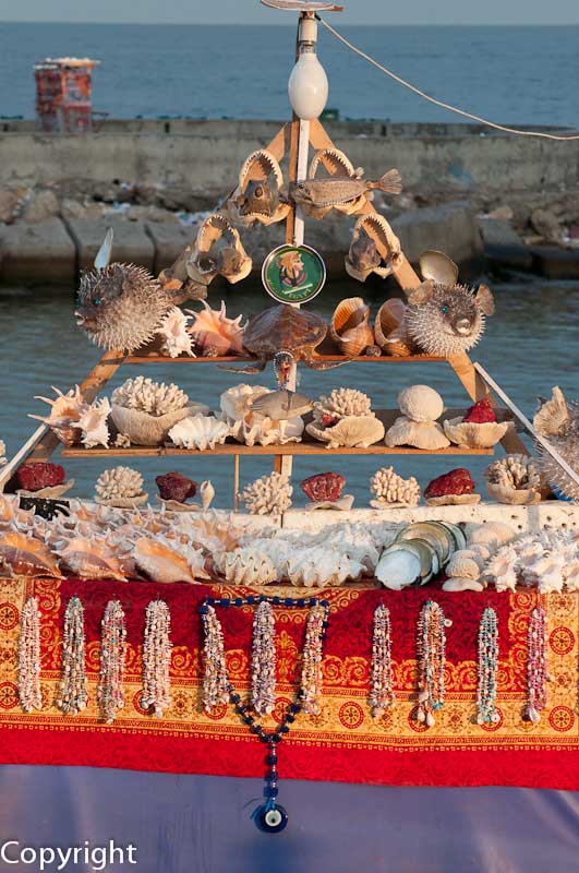 (S)he sells sea shells... at a stall near Fort Qait Bey