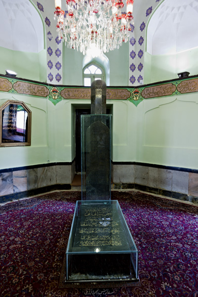 Attar Neishabouris Tomb (Inside) 2/4