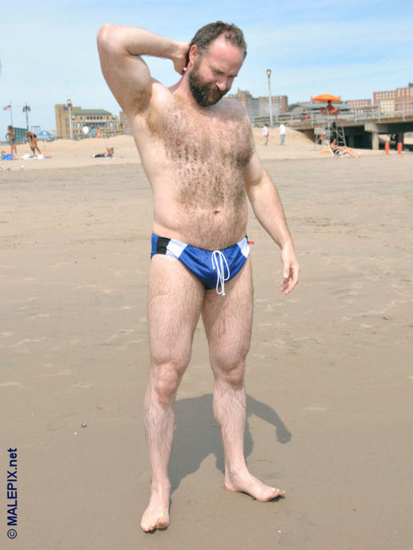 hairychest mens candid beach photos jogging pics gallery.jpg