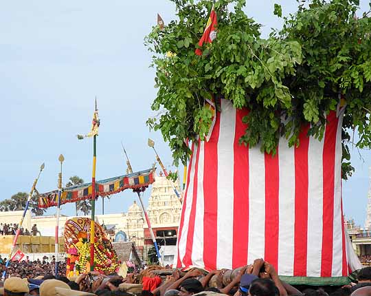 Lord Subramanyam [Murugan] and the demon face each other. Skanda Sashti at Tiruchendur.