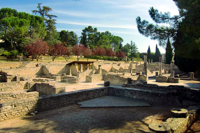 Vaison-La-Romaine