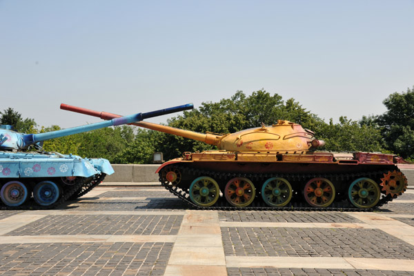 A pair of Soviet tanks in front of the Great Patriotic War Museum