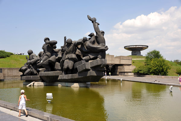 Battle of the Dniepr memorial