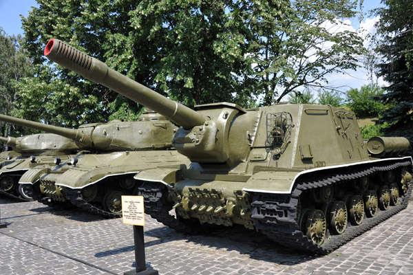 Soviet ISU-152 Armored Tank Destroyer, 1943