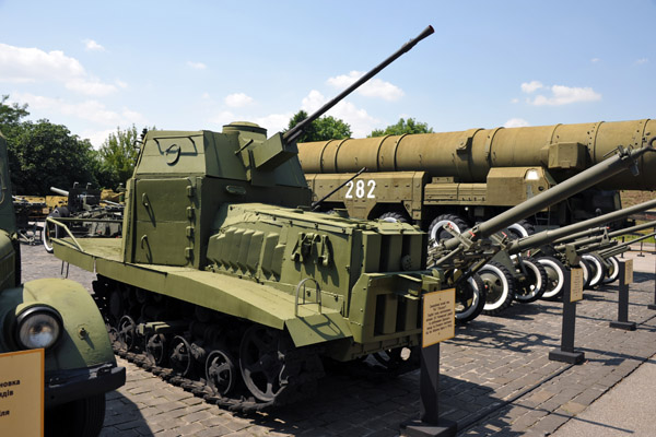 Homemade (САМОРОБНИЙ) tank used in the defense of Odessa, 1941