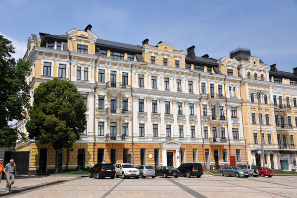 Sofiyivska Square, Kyiv