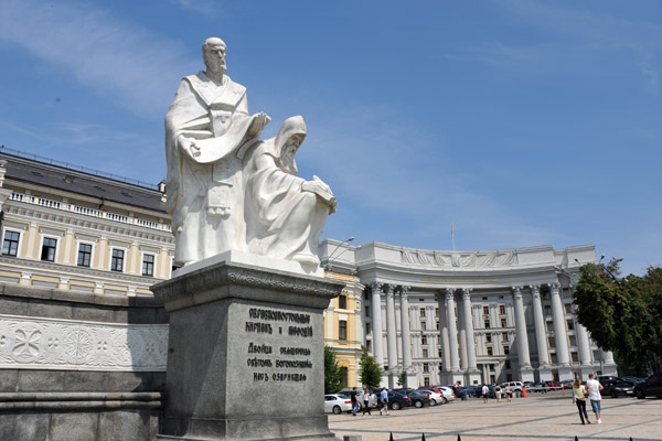 Saints Cyril and Methodius, Mykhailivs'ka Square, Kyiv