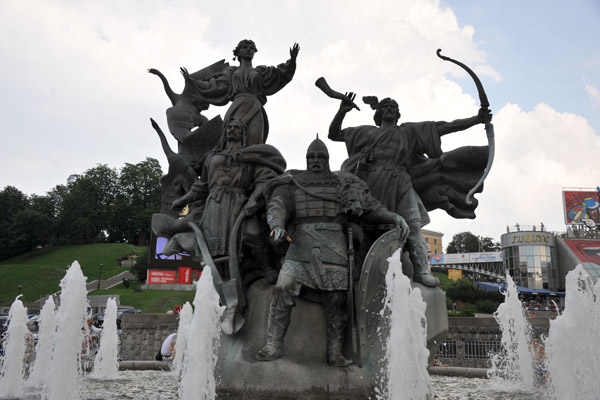 Monument to the Founders of Kyiv, Independence Square, Kyiv